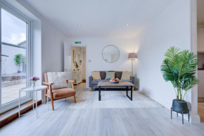 Charming 3 Bedroom House, Romford